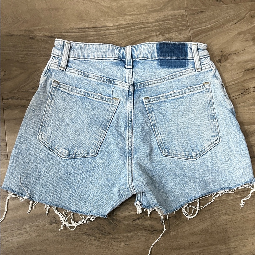 Abercrombie & Fitch Curve Love Denim Cutoff Shorts - Women - Picture 4 of 6